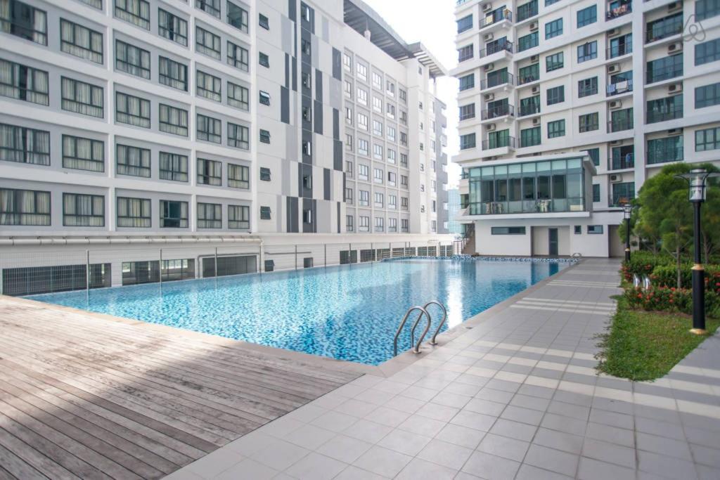 Deersoho-cyberjaya,fit 6pax,netflix Provided *